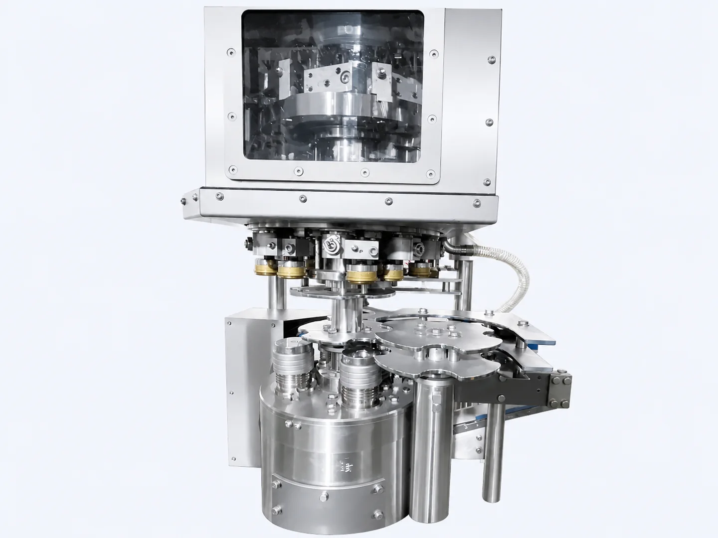 Rotary beverage can seaming station