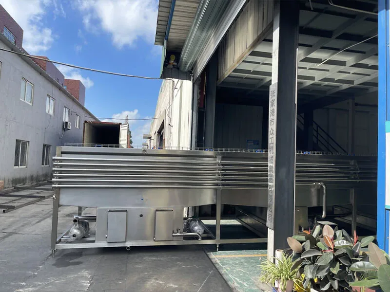 Conveying and pasteurization equipment prepared for the United States project
